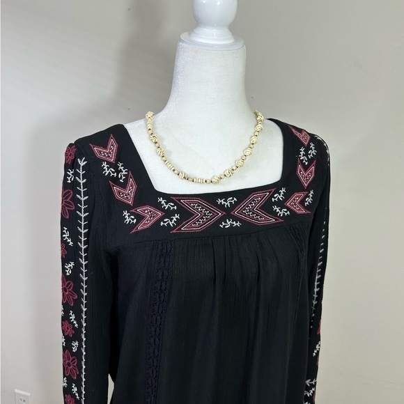 Xhilaration sz XSm dress-tunic boho style in black with a lovely trim sheer - Picture 10 of 13